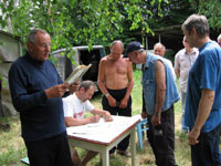 И тебя запишем, всех посодют...